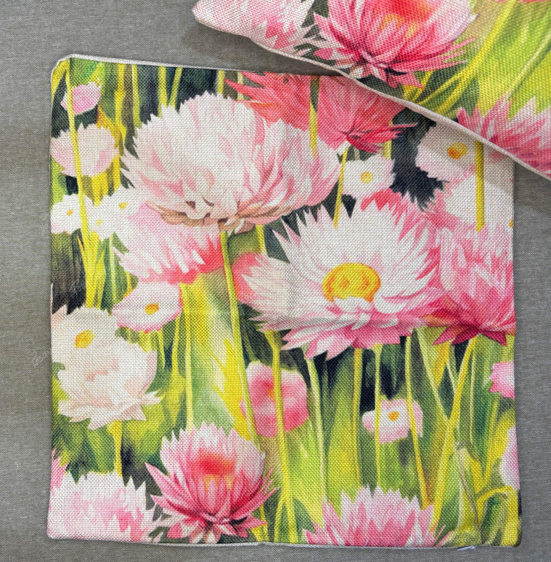 Everlasting Daisies Cushion Cover